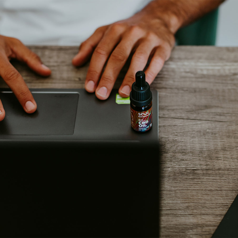 Sool Broad Spectrum CBD Oil 1500mg 10ml in use