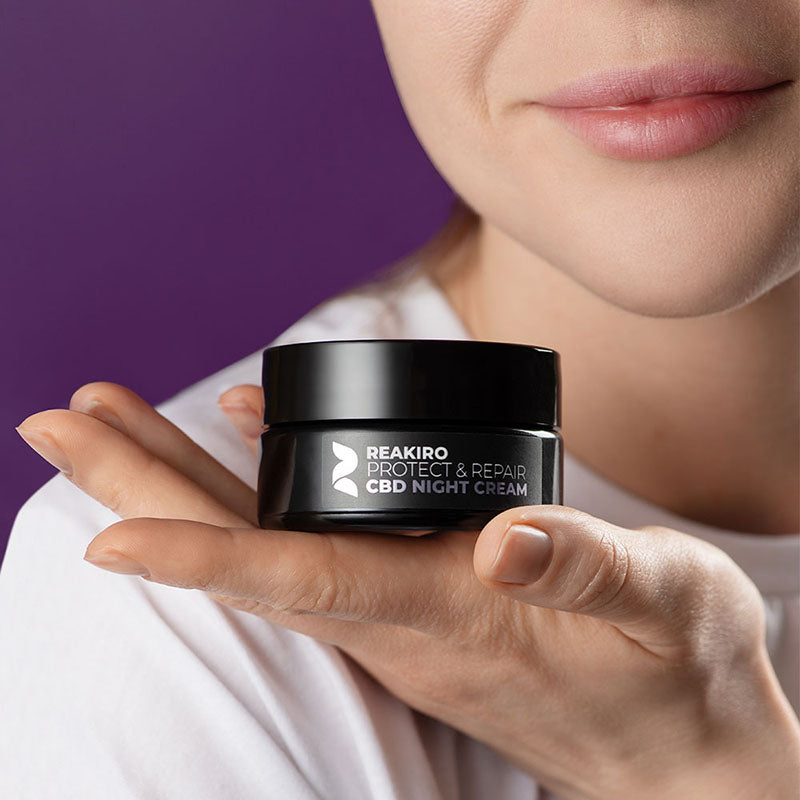 Reakiro Protect Repair CBD Night Cream in use