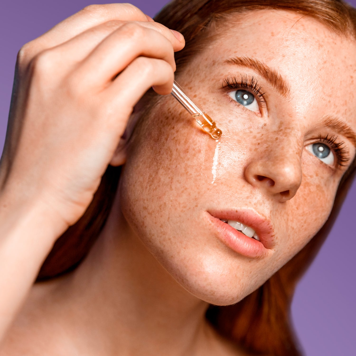 SOOL Facial CBD Oil in use